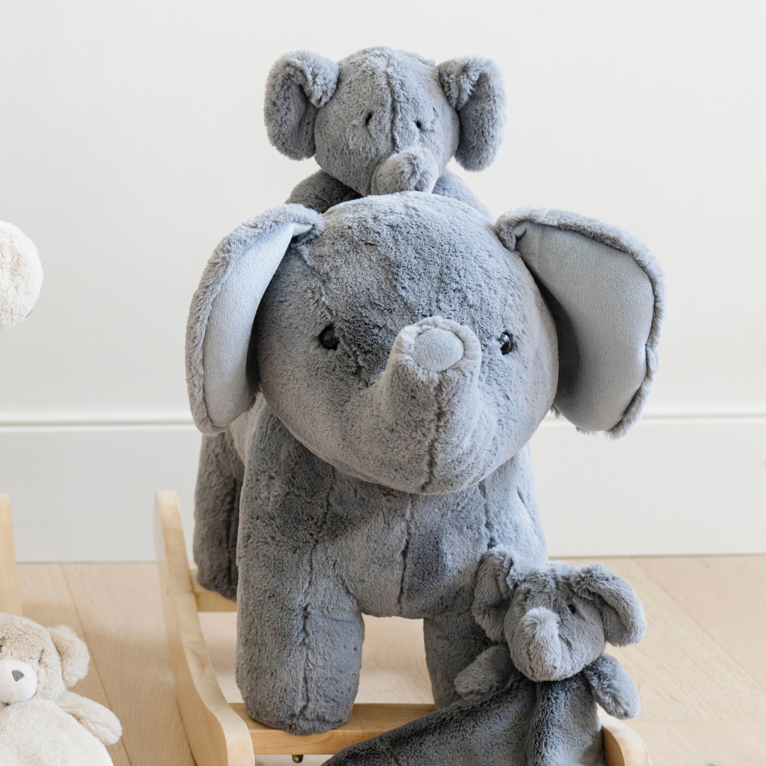 STUFFED ANIMALS: Lamb