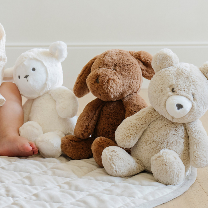 STUFFED ANIMALS: Lamb