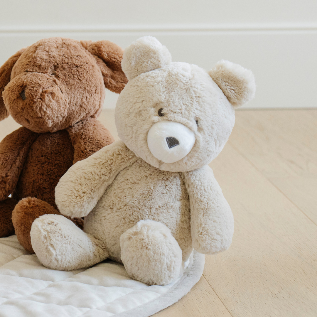 STUFFED ANIMALS: Lamb