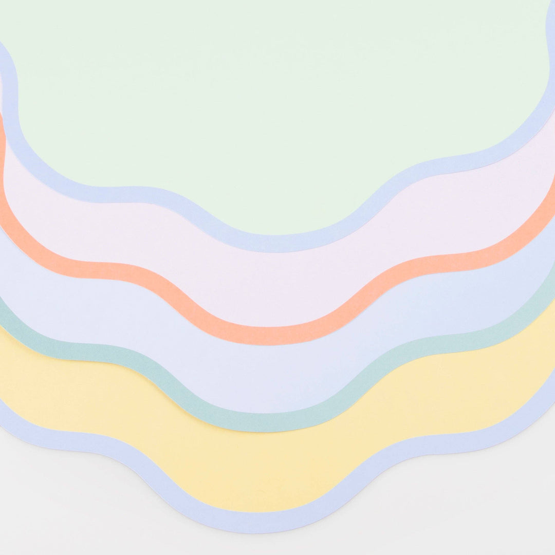 Wavy Round Paper Placemats