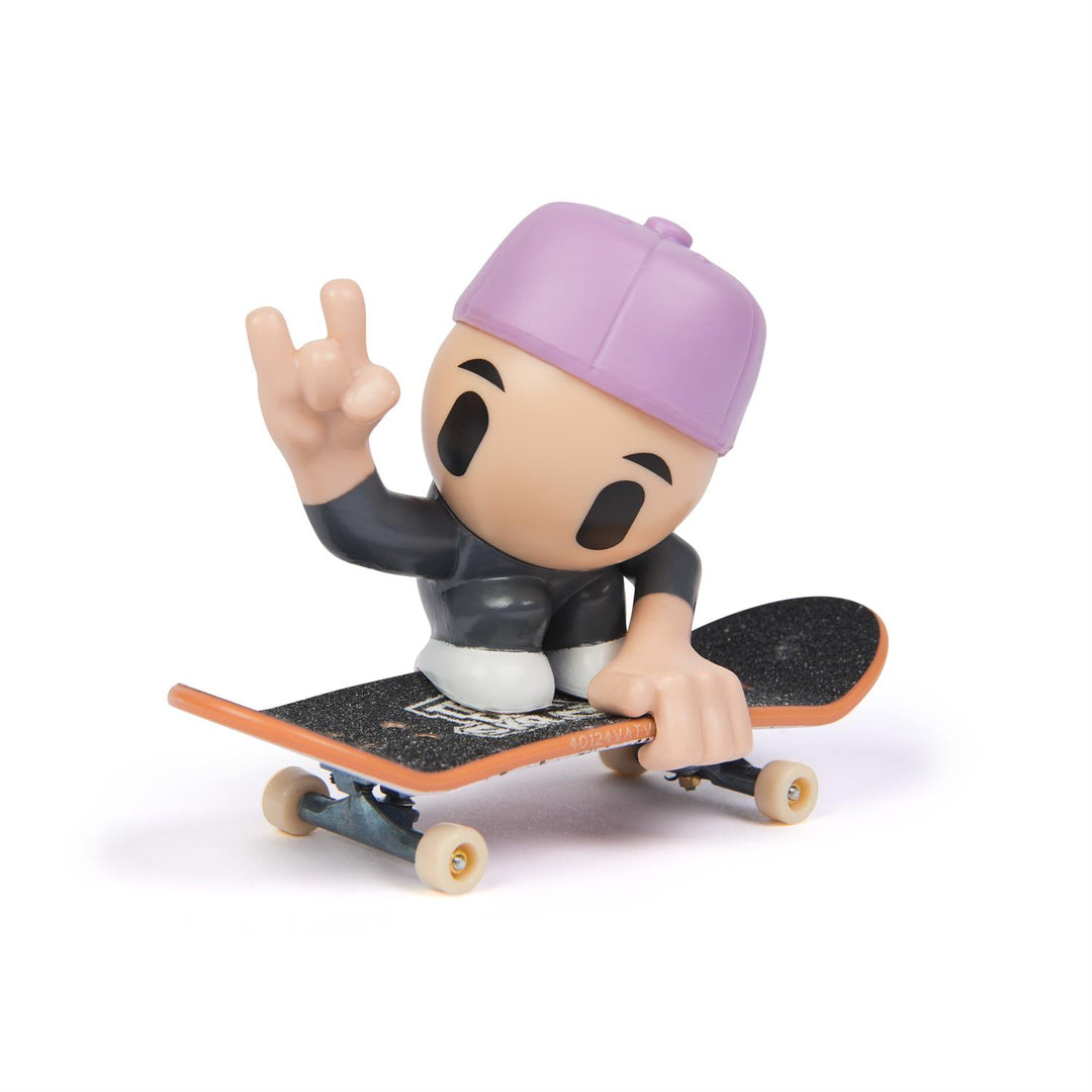 Sk8 Crew Fingerboard with Assistive Figure