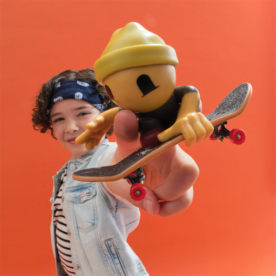 Sk8 Crew Fingerboard with Assistive Figure