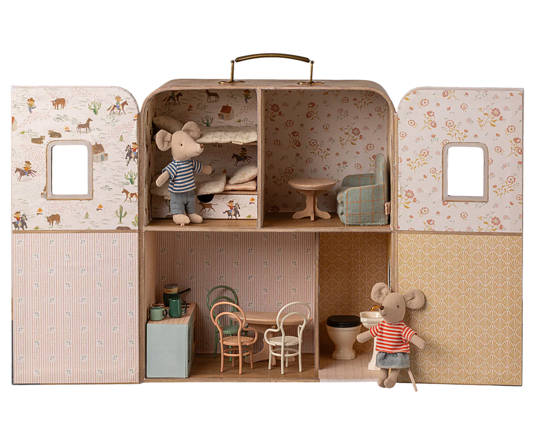 SuitCasa Mouse House