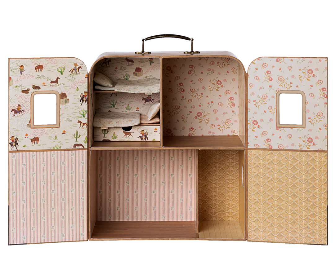 SuitCasa Mouse House