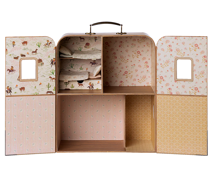 SuitCasa Mouse House