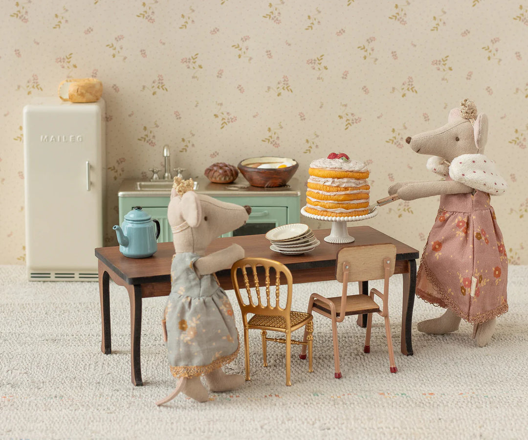 Party cake and cake stand, Mouse - Off White