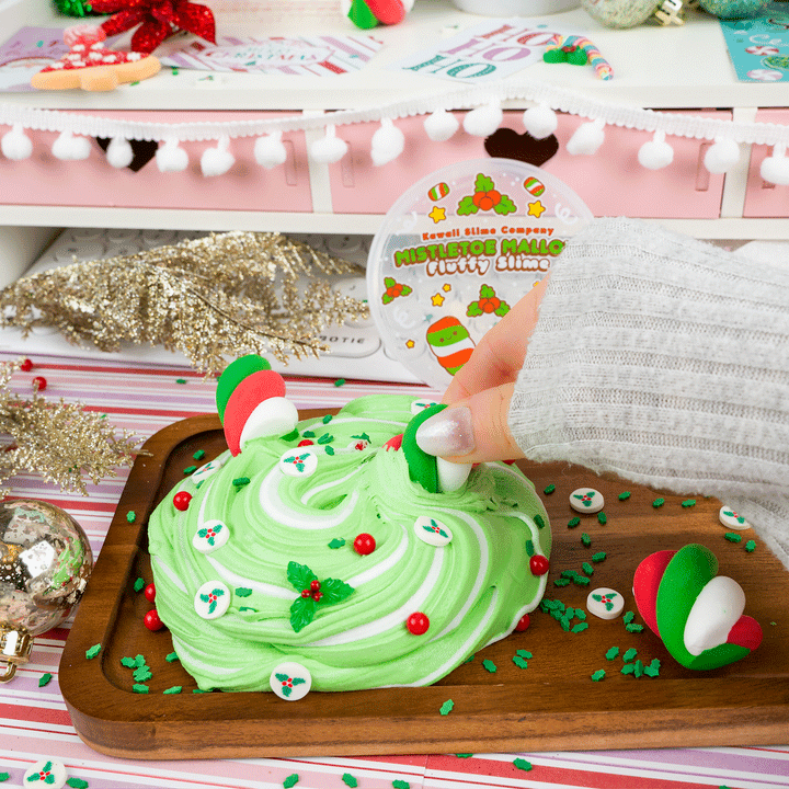 Mistletoe Mallow Fluffy Slime